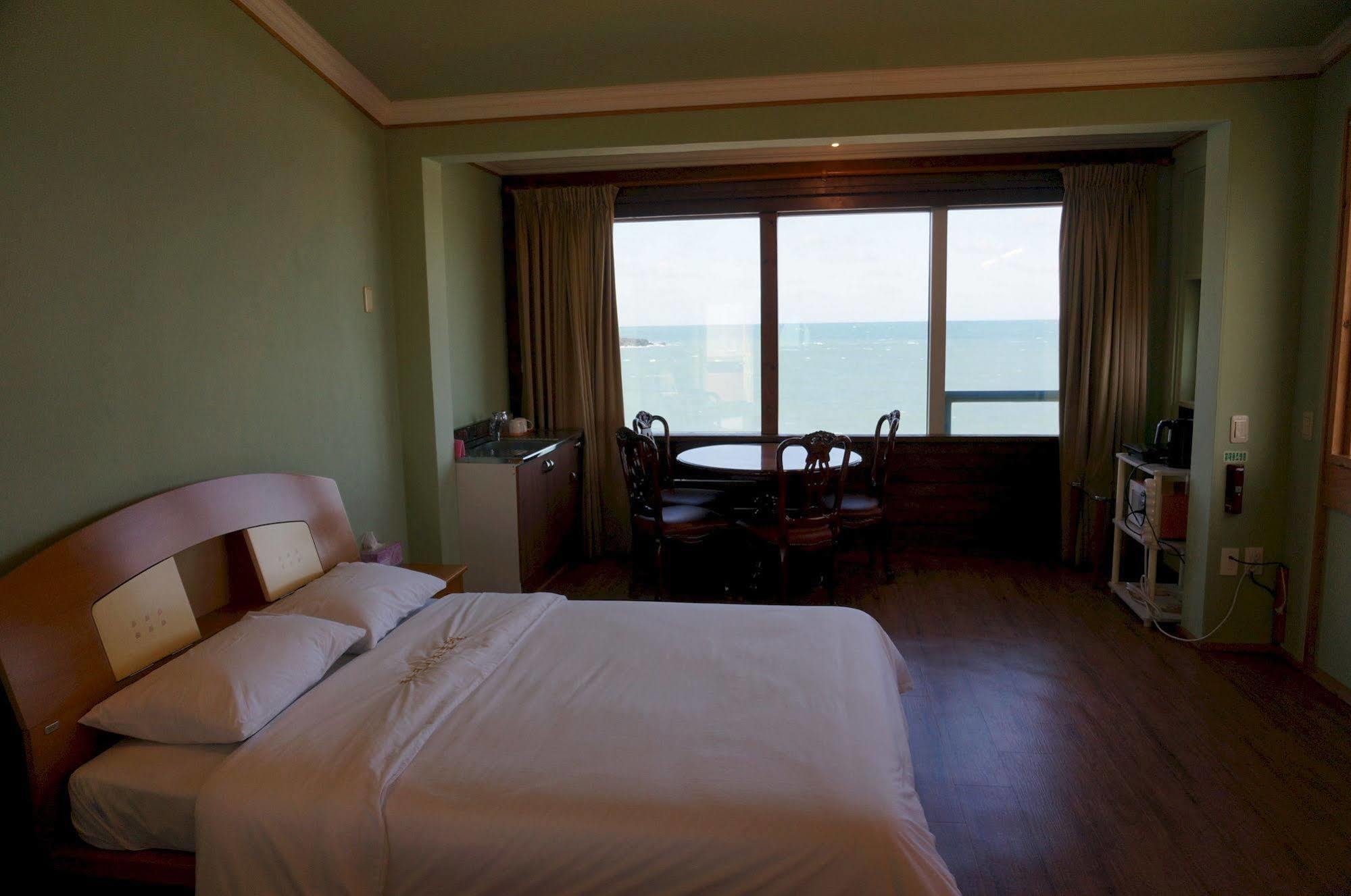Park Beach Hotel Jeju Buitenkant foto