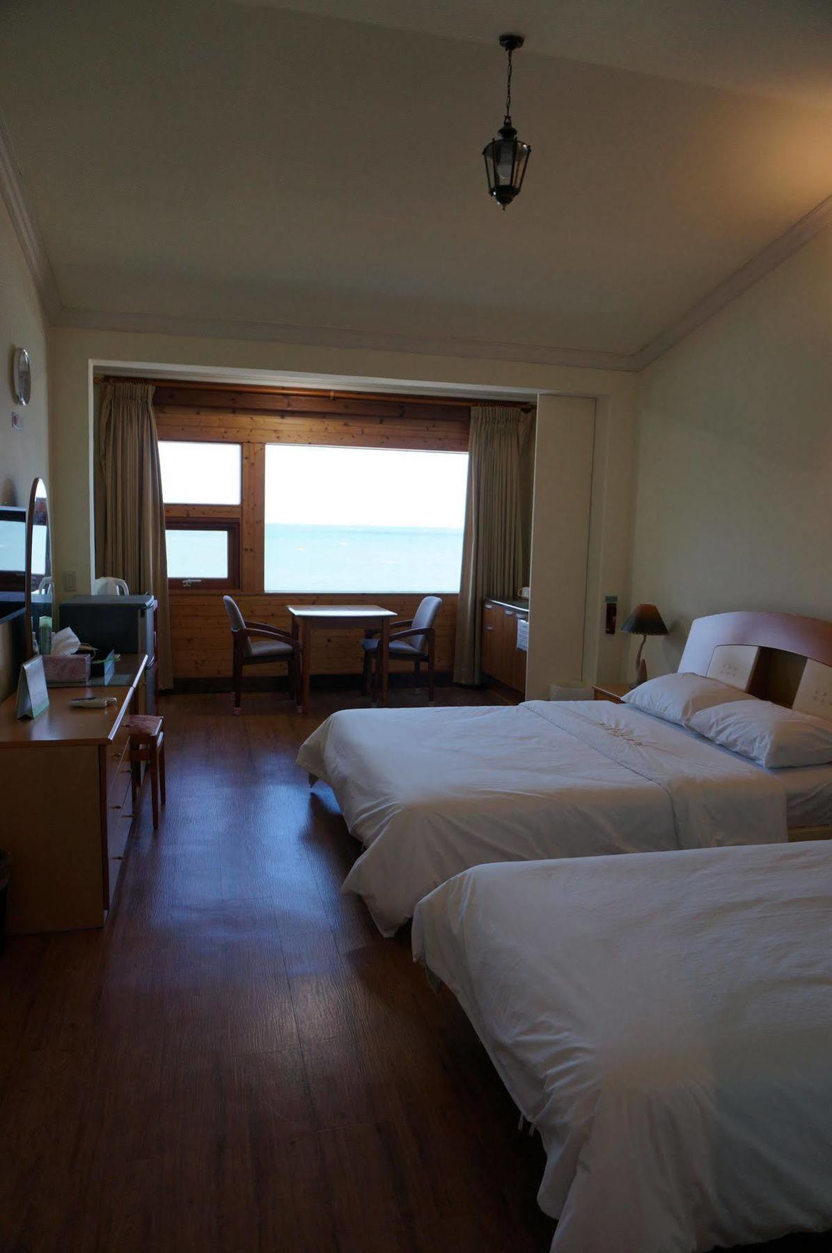 Park Beach Hotel Jeju Buitenkant foto