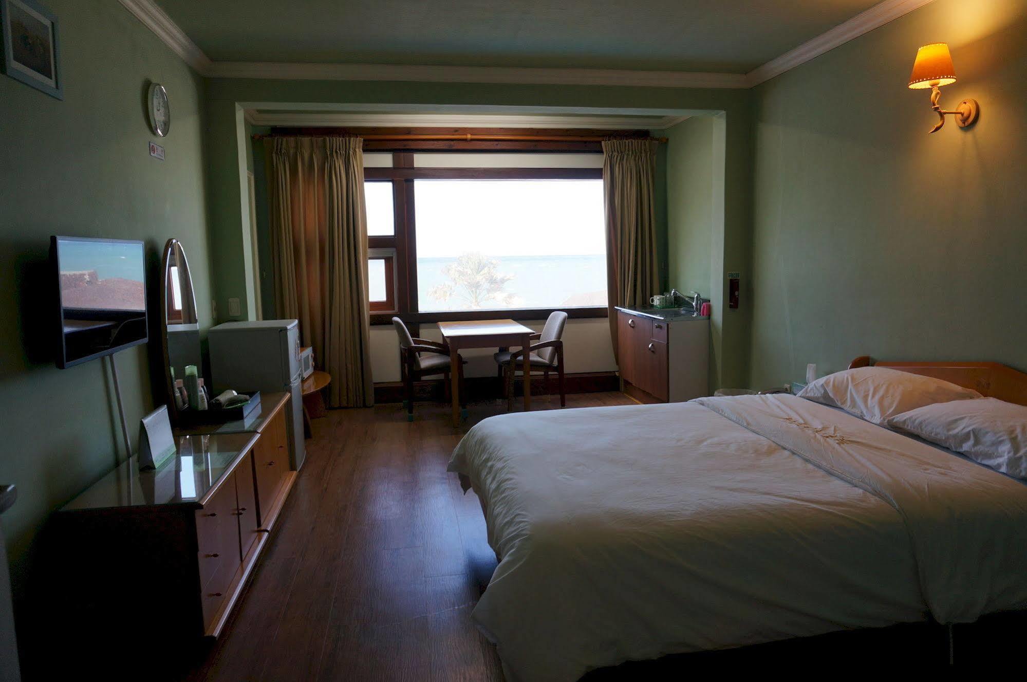 Park Beach Hotel Jeju Buitenkant foto