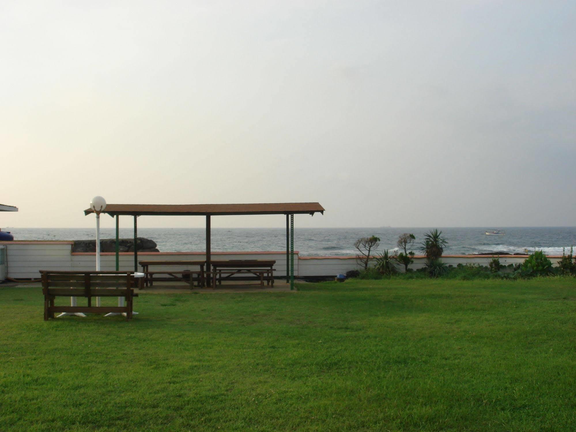 Park Beach Hotel Jeju Buitenkant foto