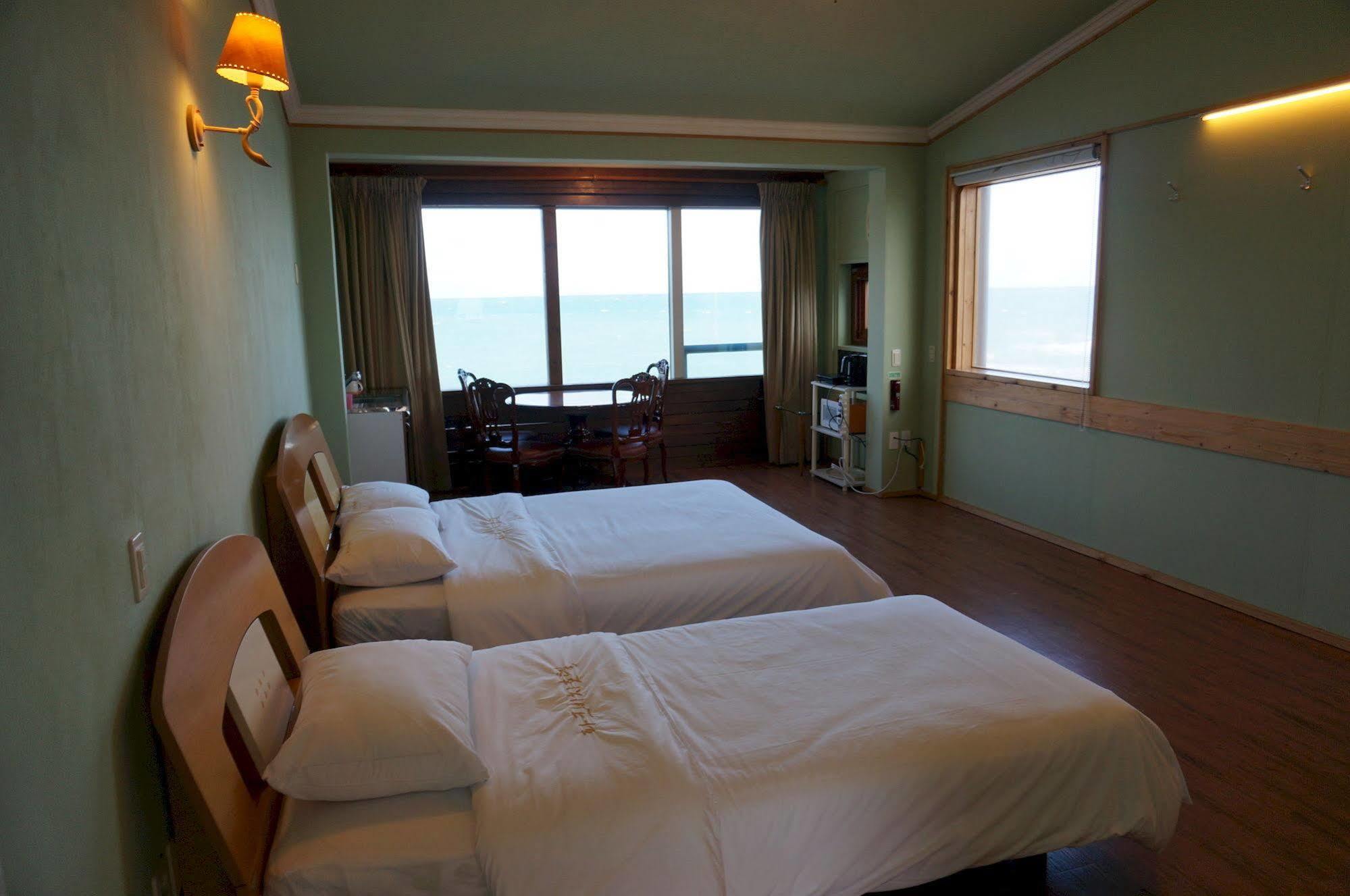 Park Beach Hotel Jeju Buitenkant foto